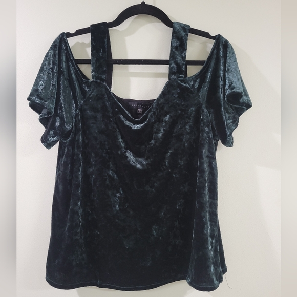 Sanctuary Emerald Green 💚 velour lined cold shoulder top Med - Picture 2 of 7